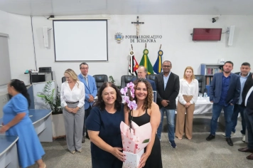 Foto - Entrega do título de cidadão echaporense ao deputado Dirceu Dalben