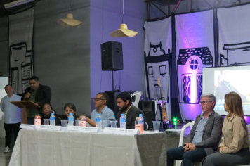 Foto - Entrega do título de cidadão echaporense para o ex-vereador Almir Robertto