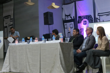 Foto - Entrega do título de cidadão echaporense para o ex-vereador Almir Robertto