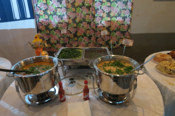 Foto - Entrega do título de cidadão echaporense para o ex-vereador Almir Robertto