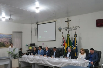 Foto - Entrega do título de cidadão echaporense ao deputado Dirceu Dalben