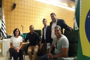 Vereadores encontram deputada