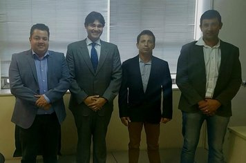 Vereadores se reúnem no CDHU 