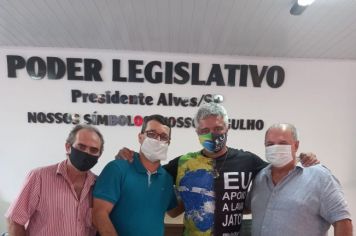 Vereadores entregam pedidos para senador Major Olimpio