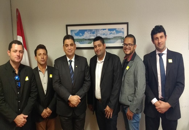 Vereadores solicitam quadra de esportes