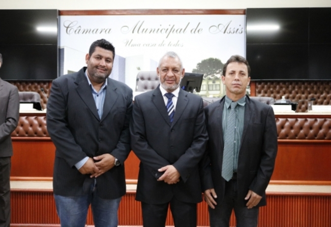 VEREADORES TOMAM POSSE NA UVESP