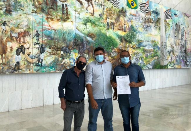 Vereadores vão a São Paulo em busca de recursos para Echaporã