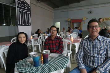 Foto - Entrega do título de cidadão echaporense para o ex-vereador Almir Robertto