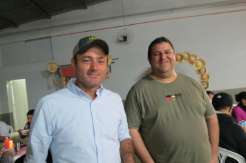 Foto - Entrega do título de cidadão echaporense para o ex-vereador Almir Robertto