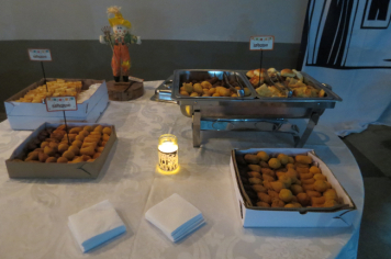 Foto - Entrega do título de cidadão echaporense para o ex-vereador Almir Robertto