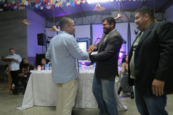 Foto - Entrega do título de cidadão echaporense para o ex-vereador Almir Robertto