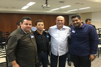 Vereadores participam de palestra