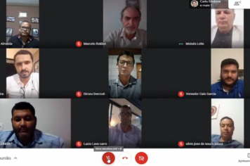 Câmara aprova projeto para comprar vacinas contra a Covid-19