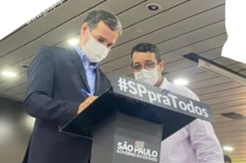 Vereador Lúcio Lava Carro protocola pedidos para asfalto e testes para Covid