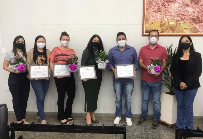 Câmara de Echaporã homenageia professores